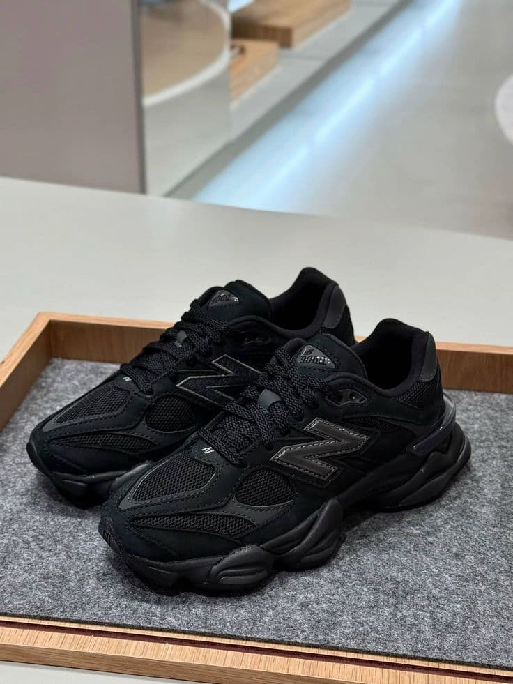 New Balance 9060 Triple Black
